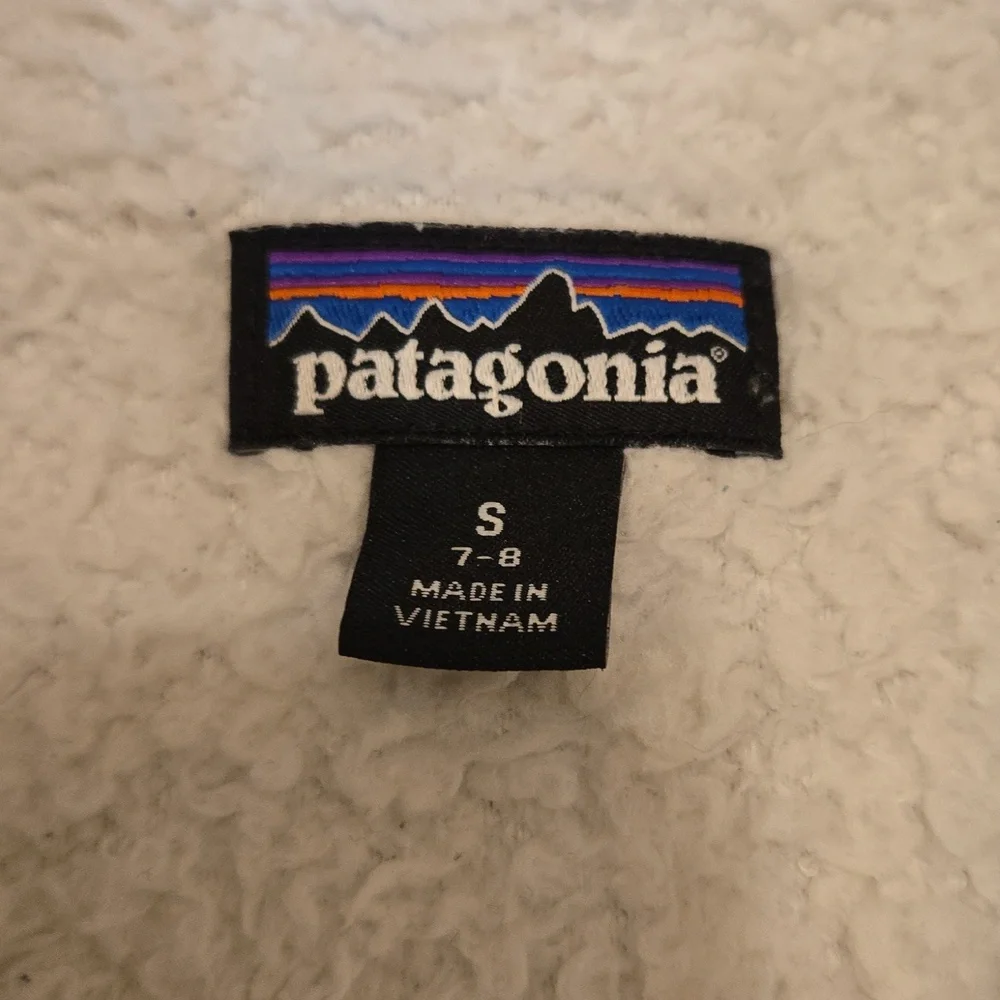 Patagonia Vest And Athleta Girl Leggings - Picture 3 of 5